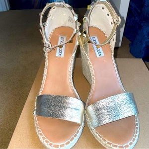 Valentino Look Alike Wedge.